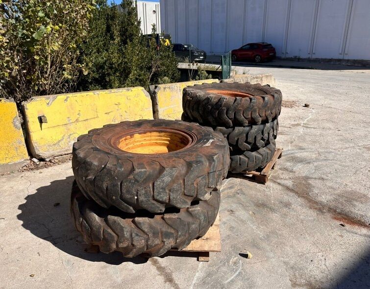 - TIRE SET 14.00-24